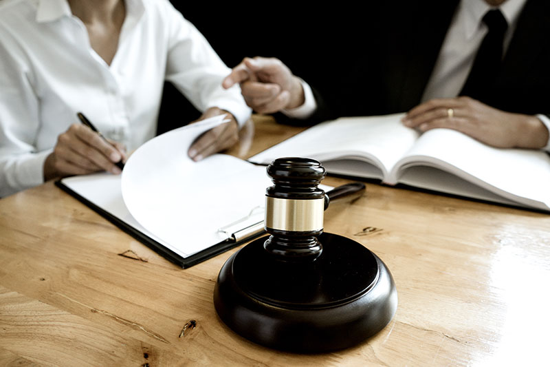 Litigation Team Advising Client